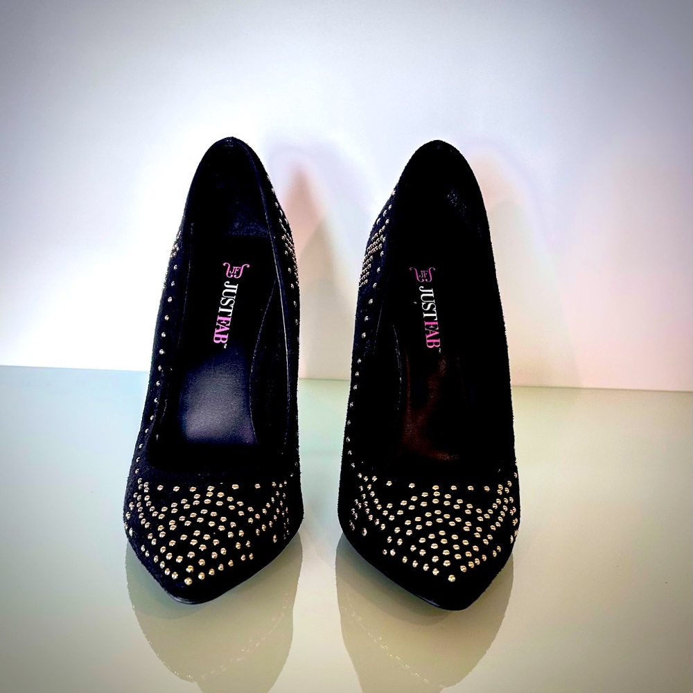 JusFAB black w/ gold studs size 7M 4” heels.